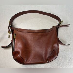 Fossil Hannah Hobo Brown Leather Shoulder Bag Adjustable Strap Key Charm Zip